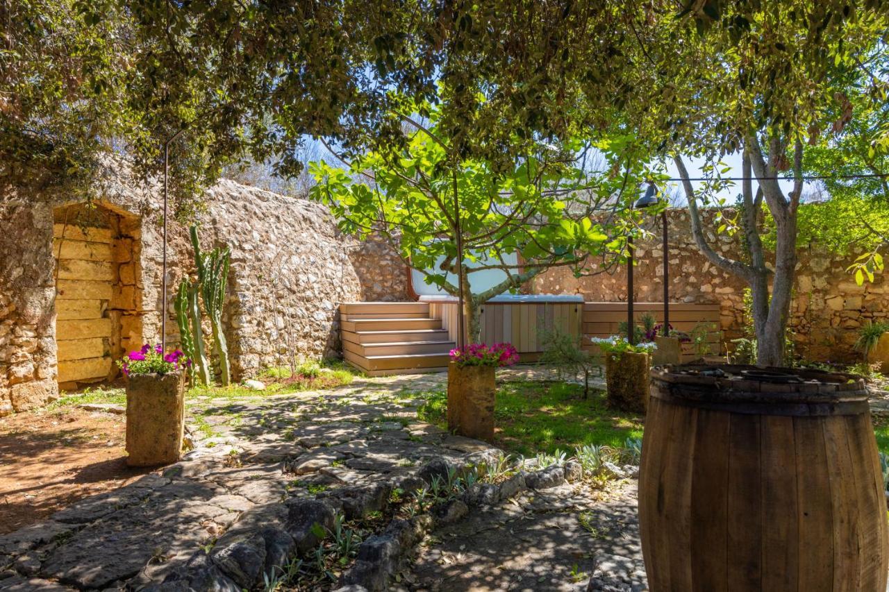 Badia Del Casale Bed & Breakfast Удженто Екстериор снимка